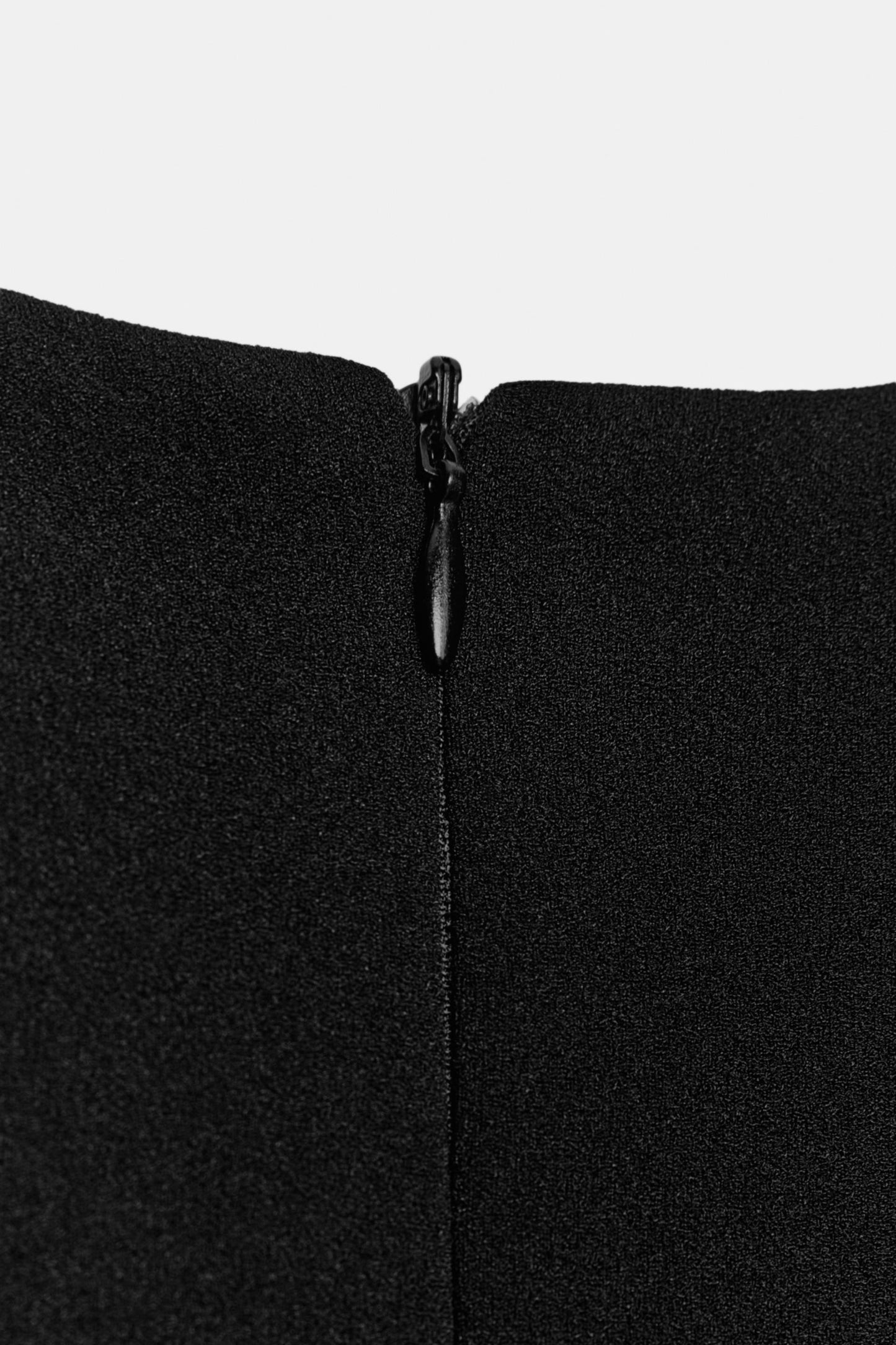 #0A0A0A, Noir